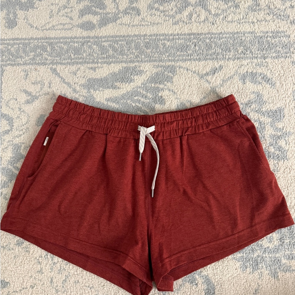 Vuori Women's Halo Hoodie Shorts Set - Picture 5 of 5